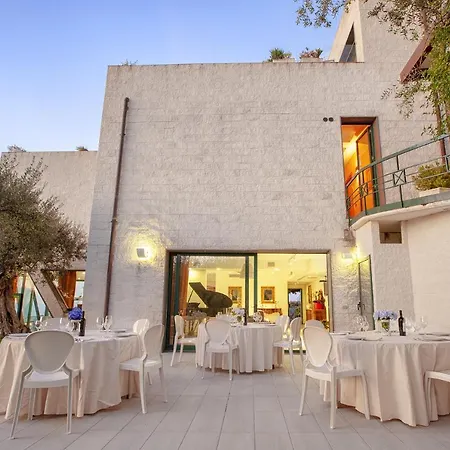 - Elia マッサ・ルブレンセ