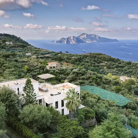 - Elia Villa Massa Lubrense