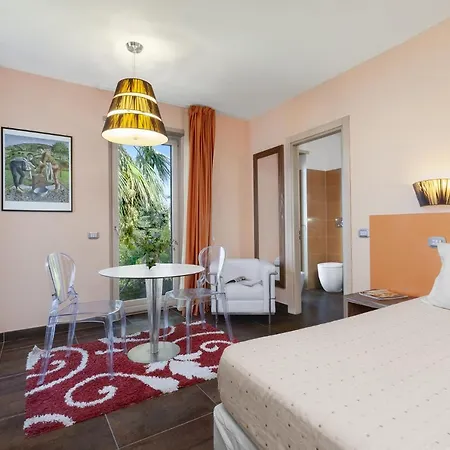 - Elia Villa Massa Lubrense